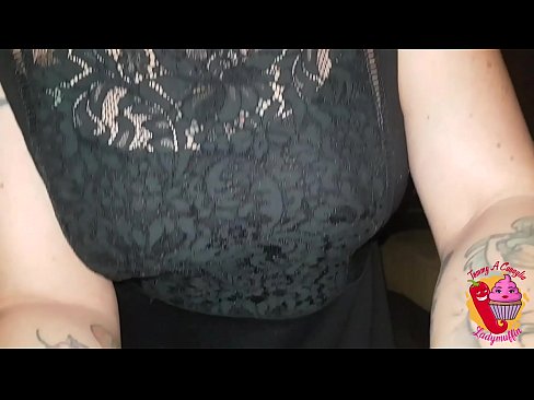 ❤️ خواهر ناتنی شلخته به او یک دم دستی و اسپانیایی می دهد ❤️❌ فیلم لعنتی در fa.verhentai.ru ❌️